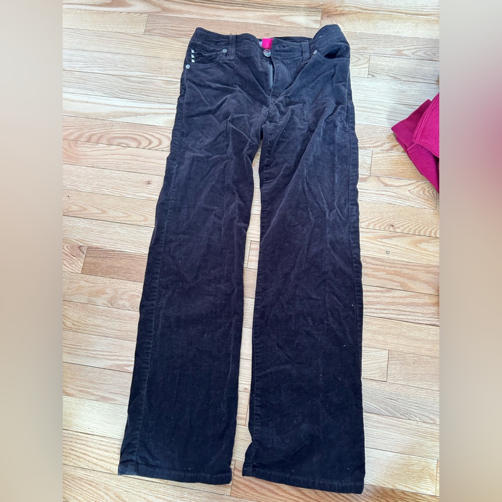 Amazing brown corduroy low waisted trousers from Point Zero girls!